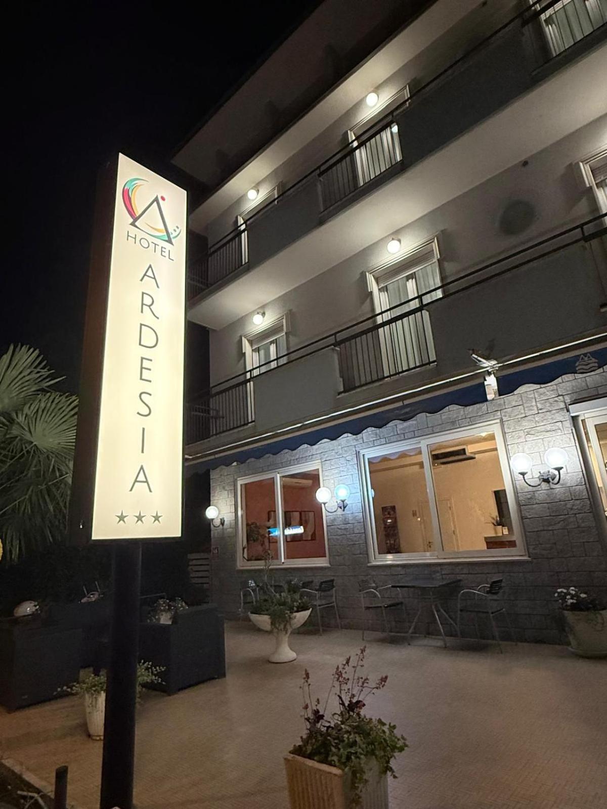 Hotel Ardesia Rimini Eksteriør billede